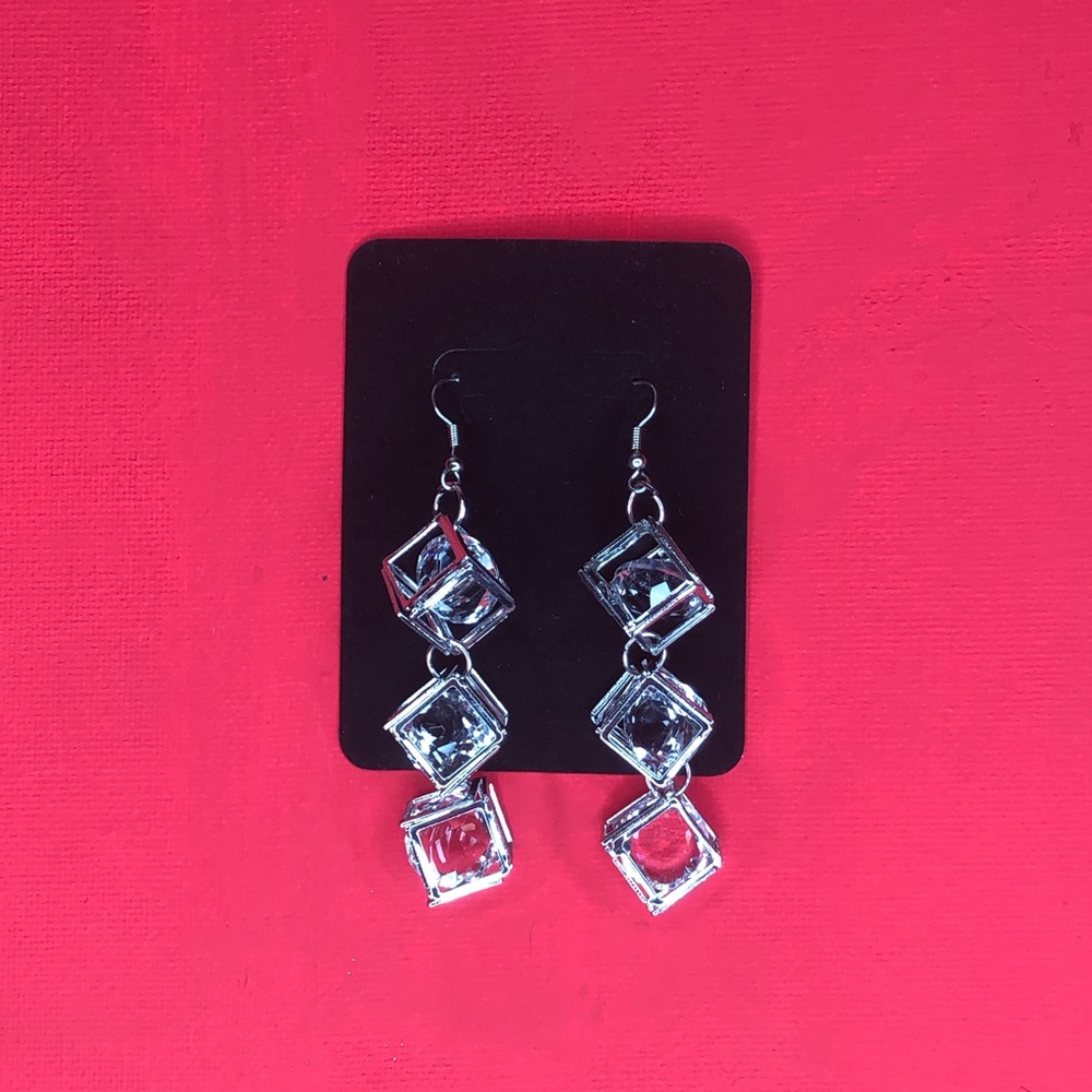 Fashion Hot Dangle Simulated Diamond 💎 Earrings